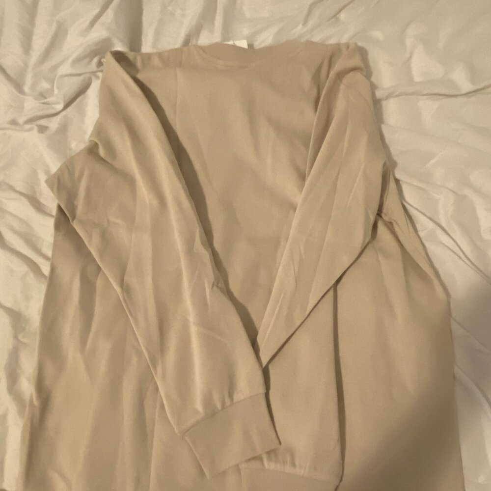 beige tee